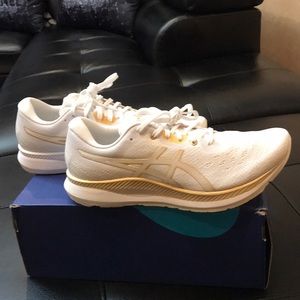 Brand New with tags Women’s ASICS Running Shoes